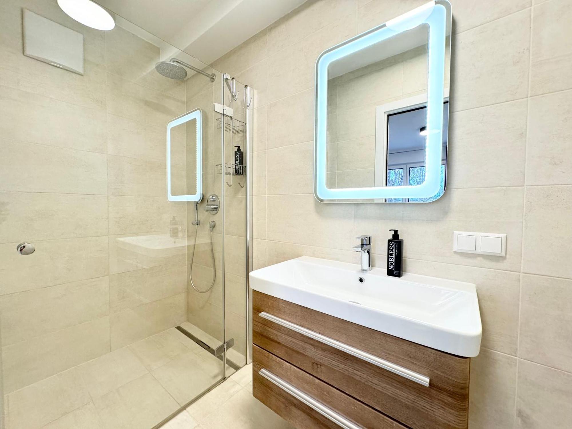 Wohnung Mit Terrasse + Parkplatz Viyana Dış mekan fotoğraf